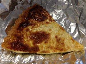 ニューカレドニアの国内線 マジャンタ(マジェンタ)空港内 カフェのキッシュ
