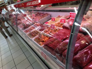 ニューカレドニアのスーパーではお肉はこうやって売られている！