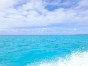 イルデパン島沖の海♪