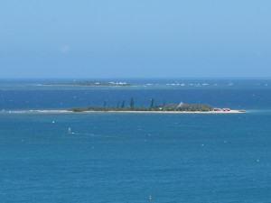 アンスバタから望むカナール島とメトル島